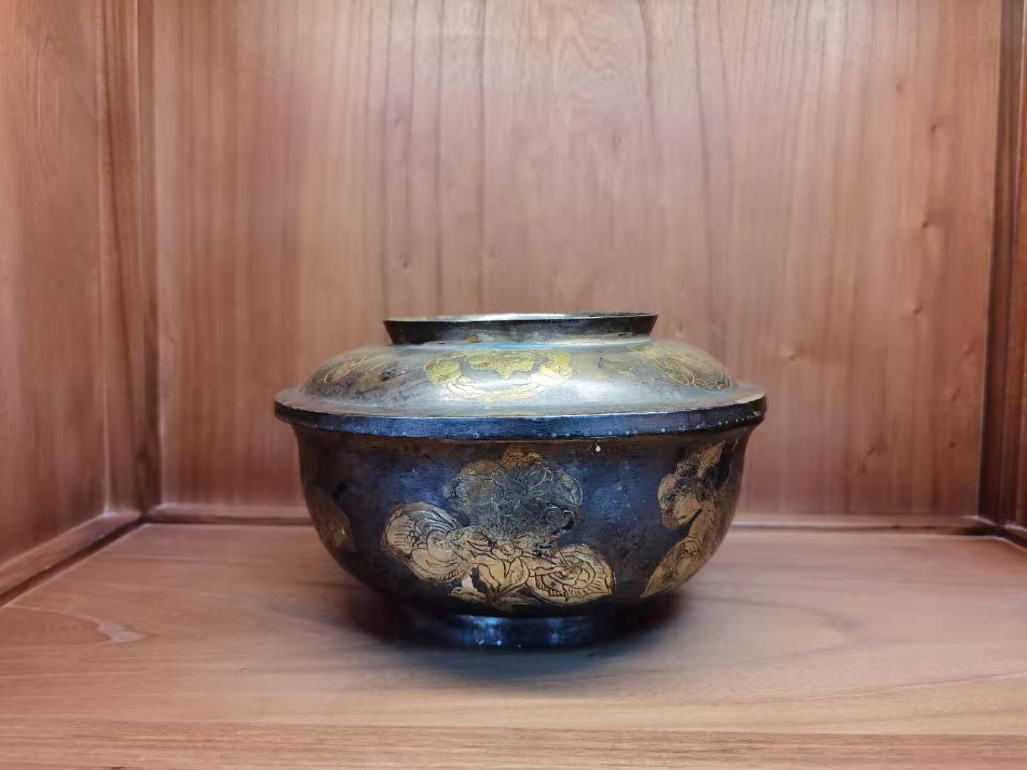 铜花镀锻錾盖碗